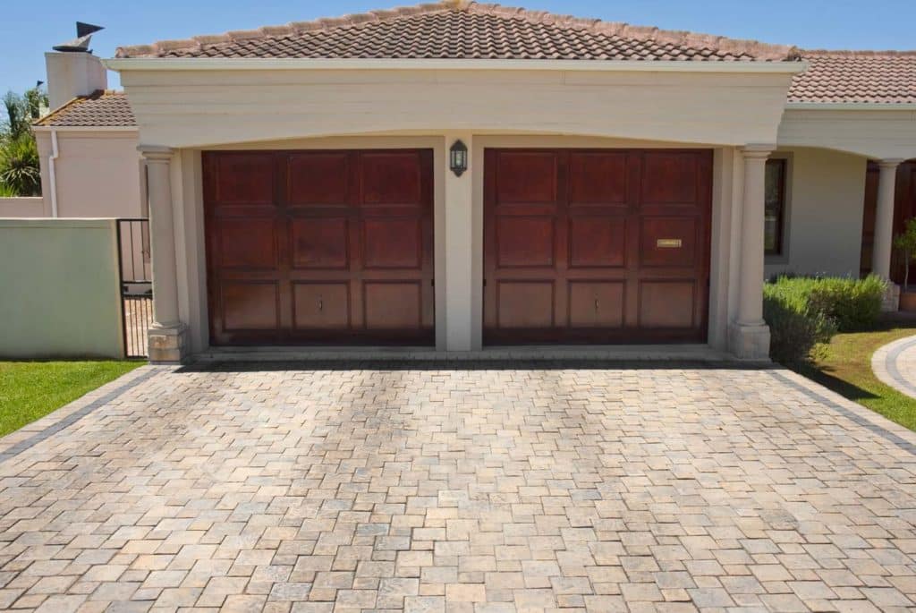 Garage Doors Montreal Brossard Quebec