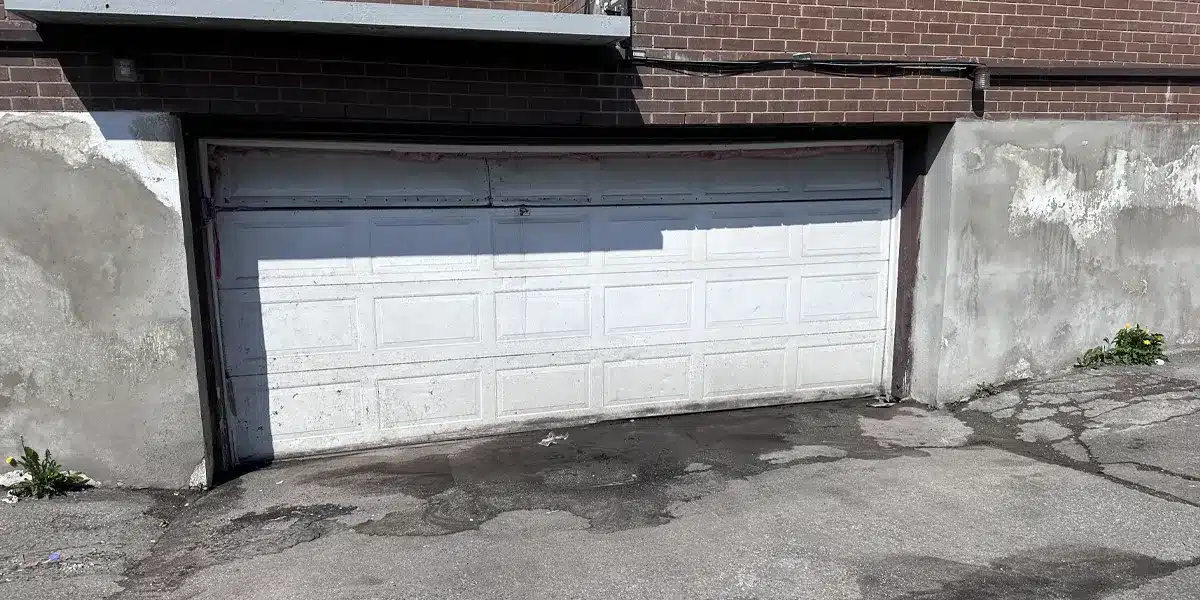 Residential Garage Door Maintenance Lorraine